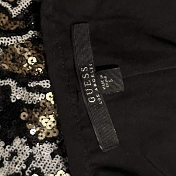Guess Mini Skirt Sequin Snake Skin Pattern Black/Gold/White Sz Small (Like New!) - Picture 6 of 7